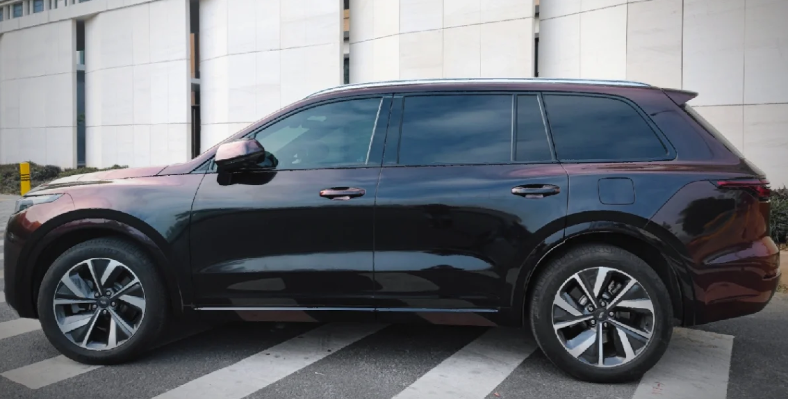 PET Gloss Shifting Red to Black Car Vinyl Wrap review 1