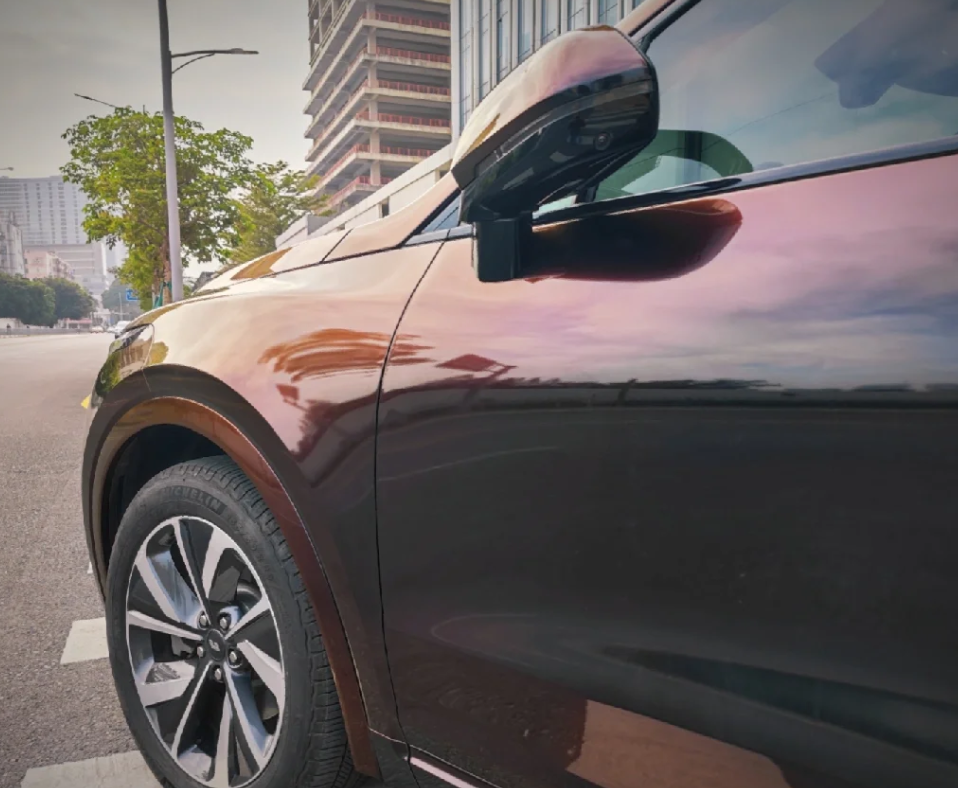 PET Gloss Shifting Red to Black Car Vinyl Wrap review 2