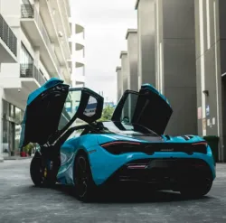 Gloss Crystal Blue Sky Car Vinyl Wrap review Michael Gort 02