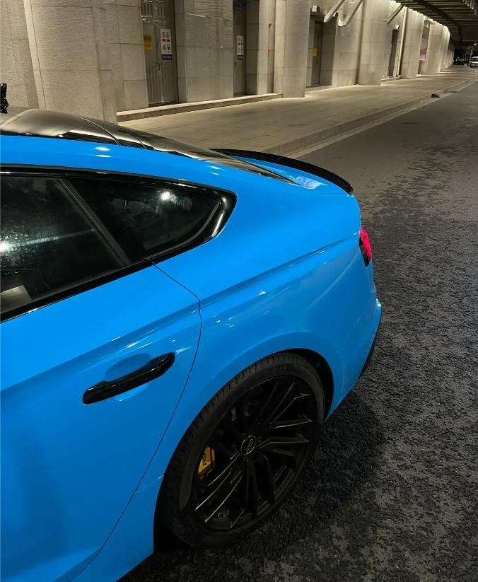 Gloss Crystal Blue Sky Car Vinyl Wrap review Debbie J 01