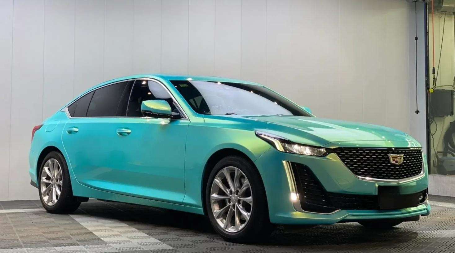  Metallic Neon Ice Blue Car Vinyl Wrap review SM 04