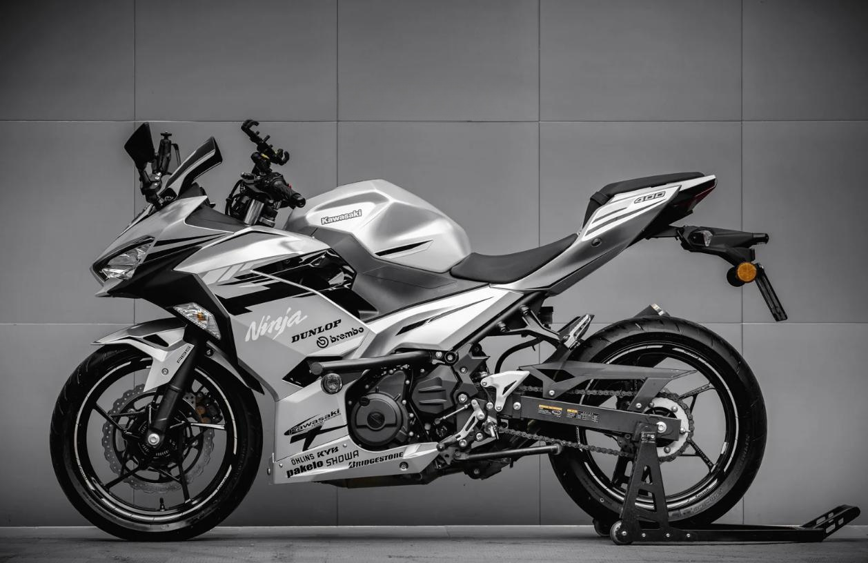 Matte Metallic Metal Silver Car Vinyl Wrap review Farhan 01