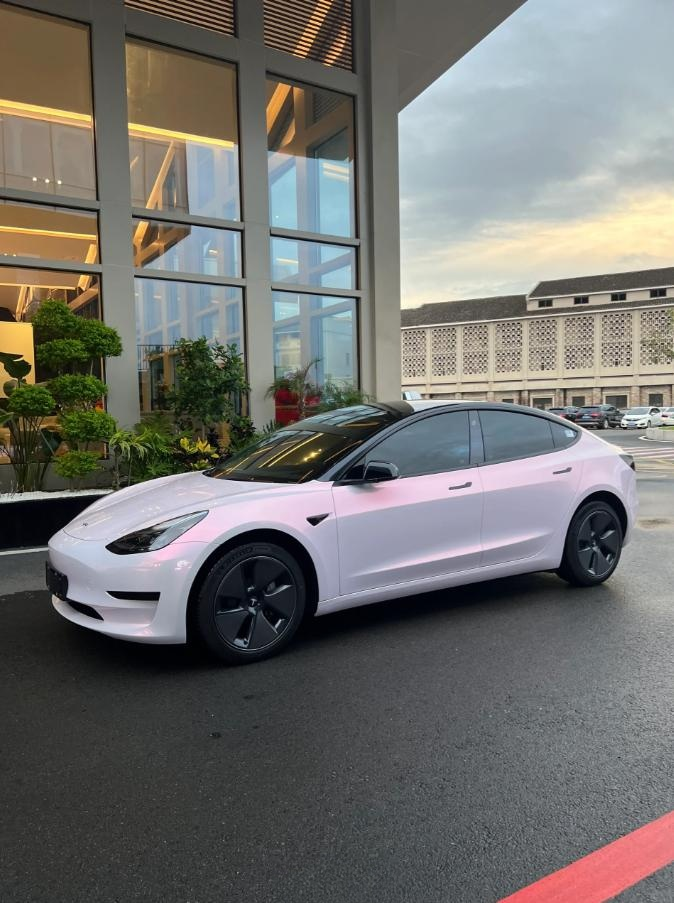 Gloss Metallic Pink to White Car Vinyl Wrap  review 0