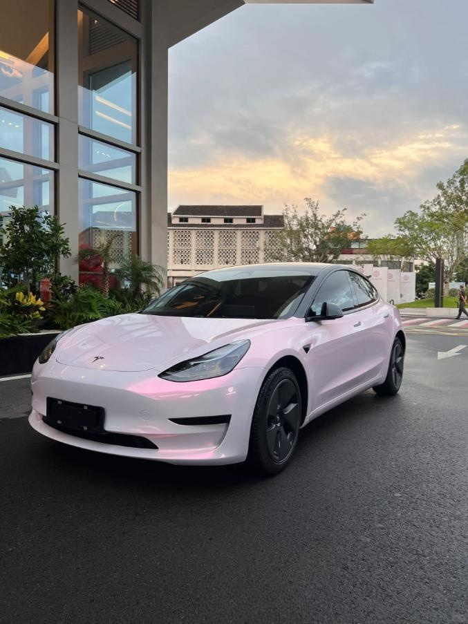 Gloss Metallic Pink to White Car Vinyl Wrap  review 1
