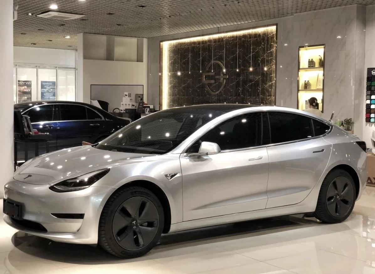 Gloss Metallic Metal Silver Car Vinyl Wrap review 2