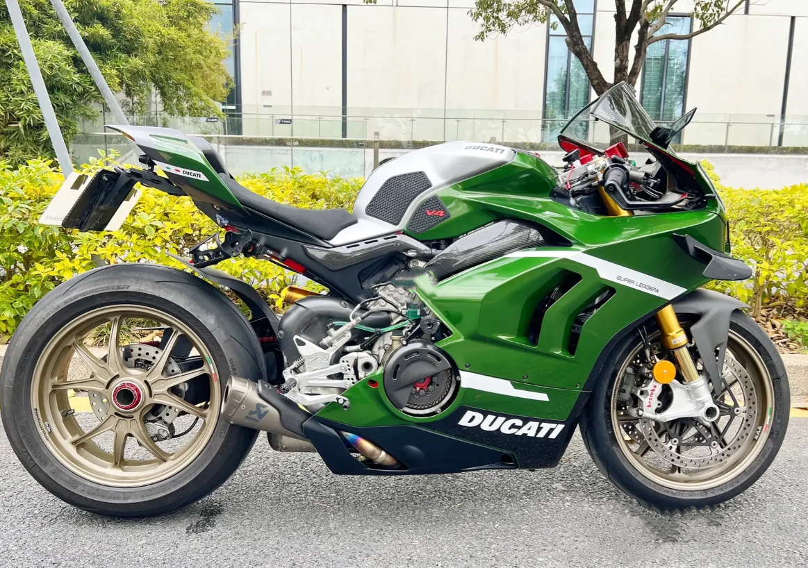 Gloss Metallic Sonoma Green Car Vinyl Wrap review 3