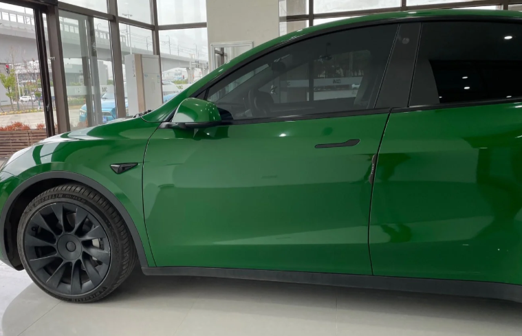 High Gloss Vintage Racing Green Car Vinyl Wrap review TANK 02