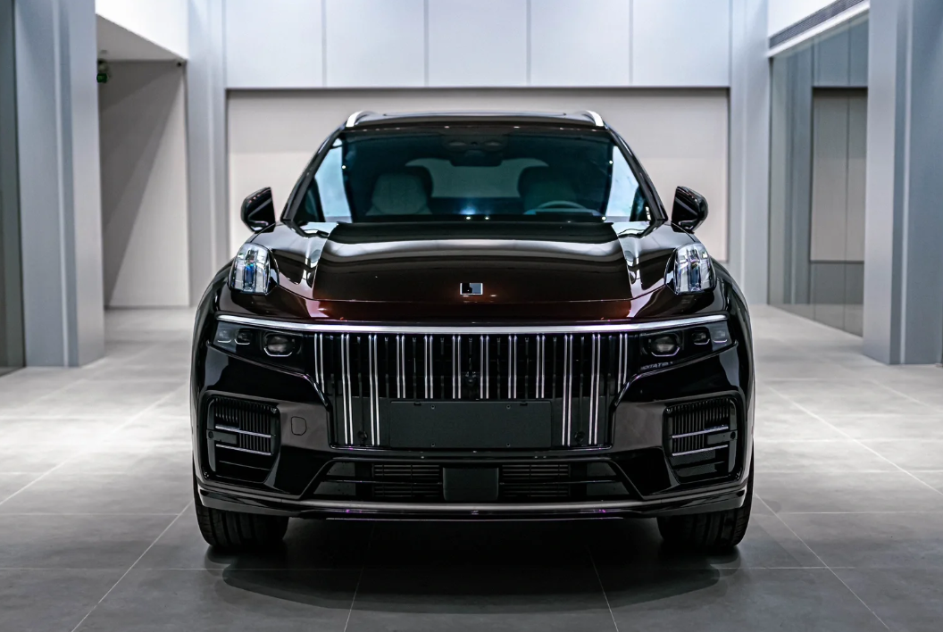 PET Gloss Shifting Red to Black Car Vinyl Wrap review 1