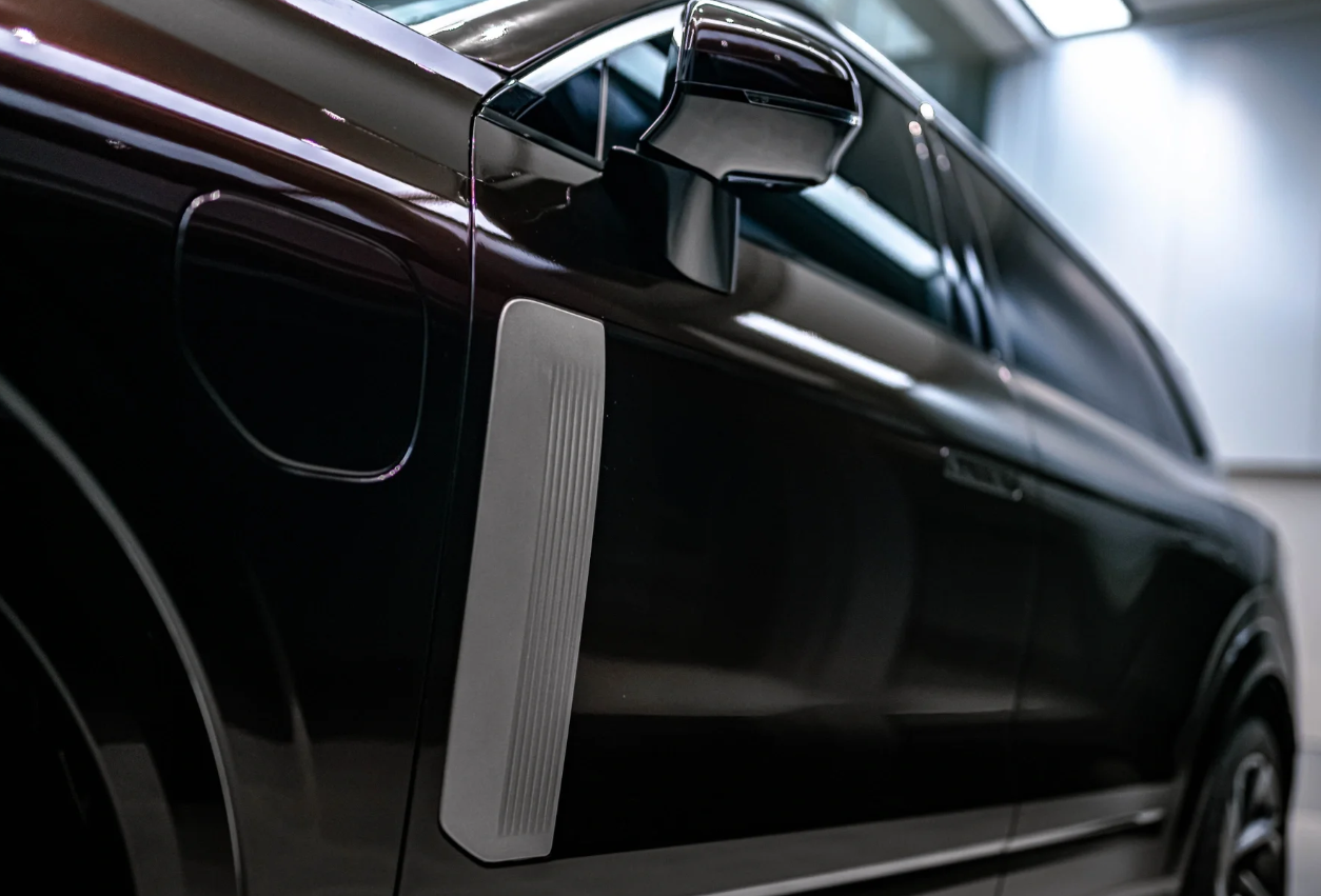 PET Gloss Shifting Red to Black Car Vinyl Wrap review 4