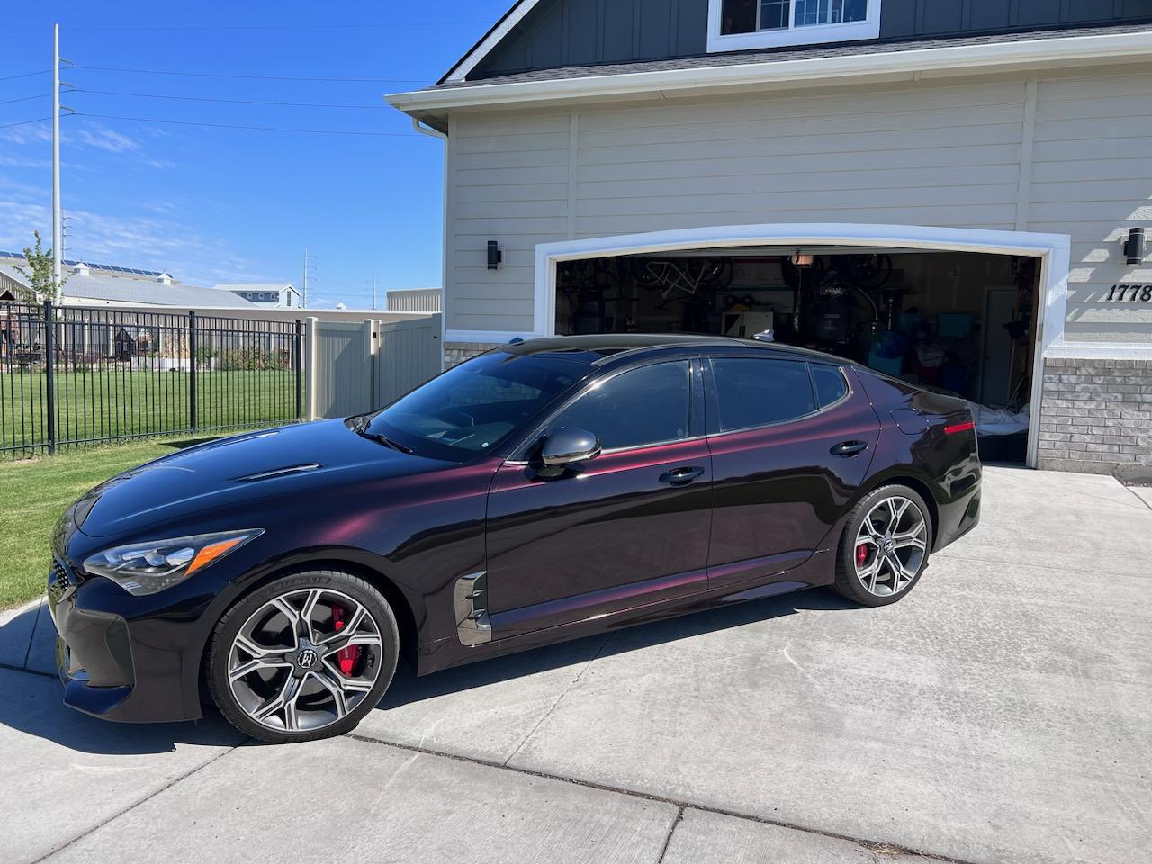 PET Gloss Shifting Red to Black Car Vinyl Wrap review 1