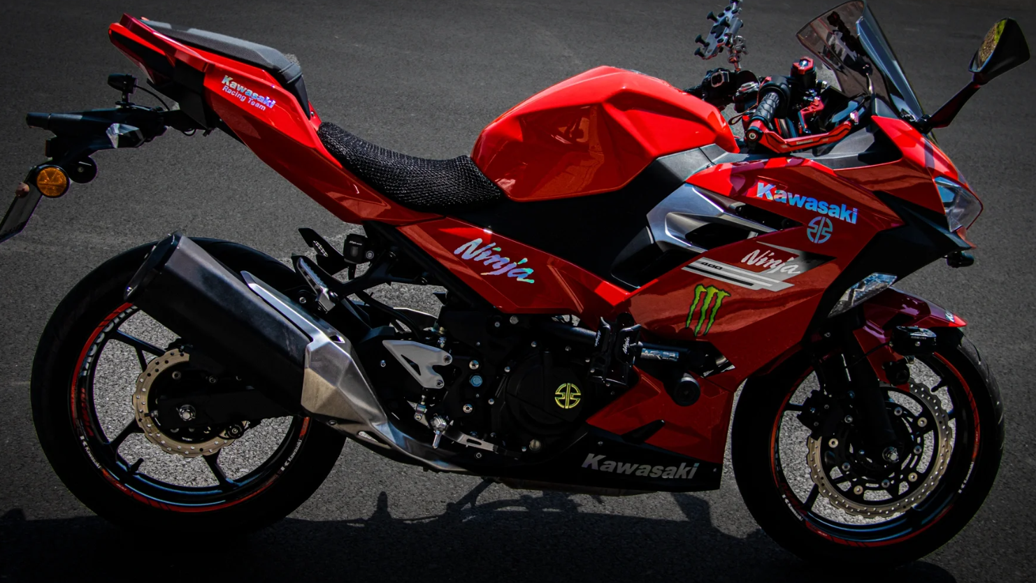 Super Gloss Ferrari Red Car Vinyl Wrap review 3