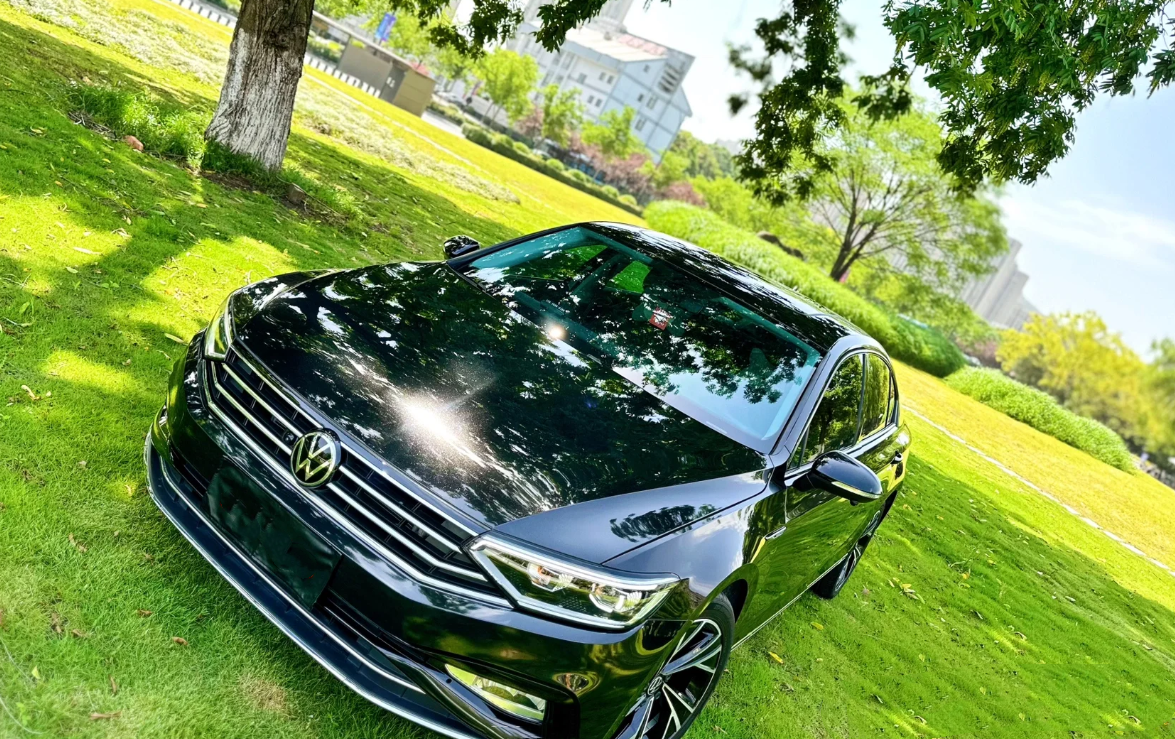 Gloss Metallic Black Car Vinyl Wrap review 1