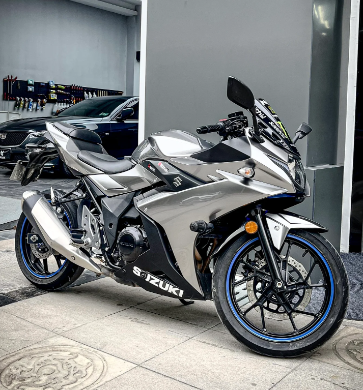 Gloss Metallic Liquid Chrome Silver Car Vinyl Wrap review justin ickes 01