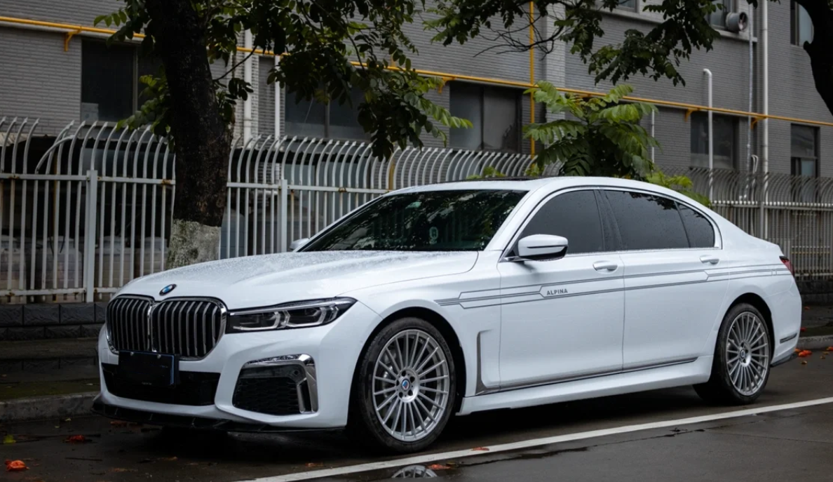 Super Gloss Crystal White Car Vinyl Wrap review 1