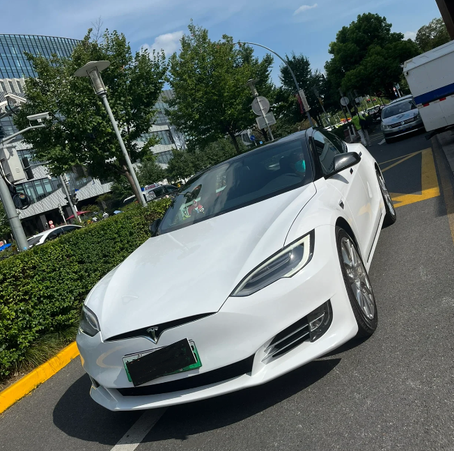 Super Gloss Crystal White Car Vinyl Wrap review 0