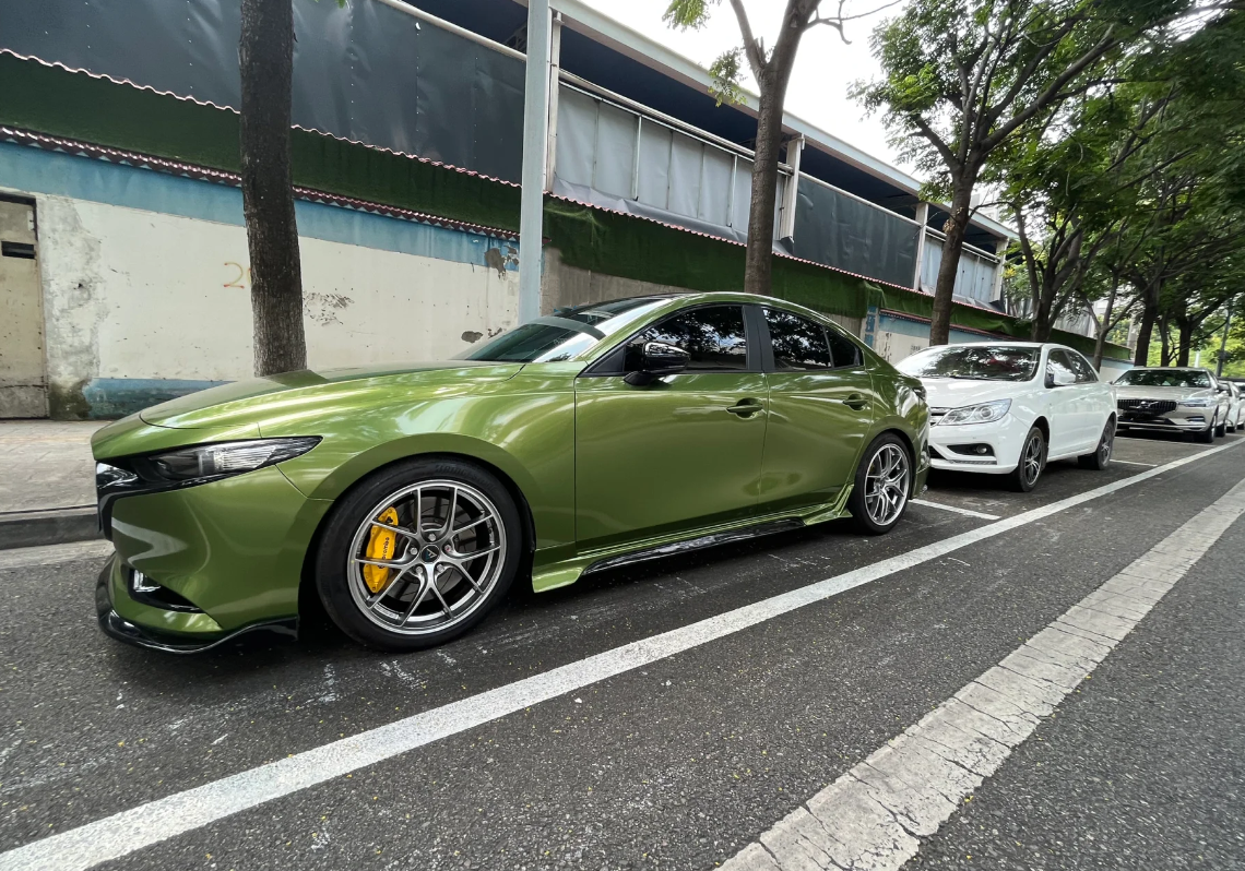 Gloss Metallic Mamba Green Car Vinyl Wrap review 0