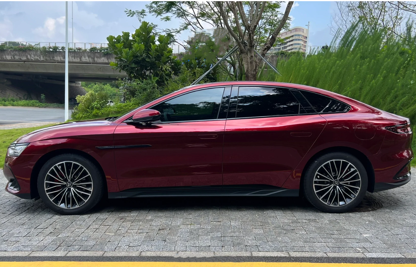  Liquid Metallic Dragon Blood Red Car Vinyl Wrap review 1