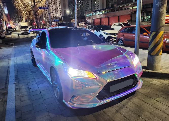 Holographic Chrome Rainbow White Car Vinyl Wrap (Non-Stretchable) review Warren Lawley 01