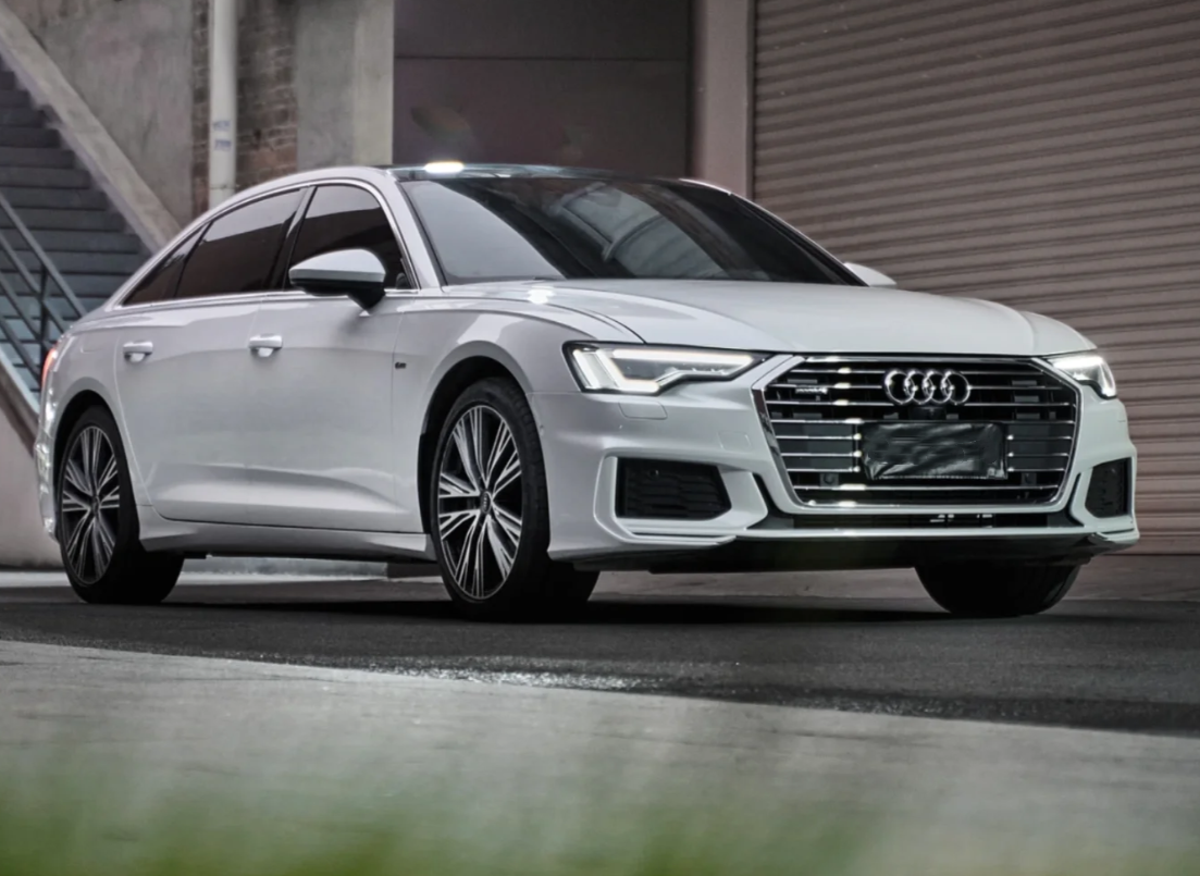 Gloss Pearl White Car Vinyl Wrap review 1