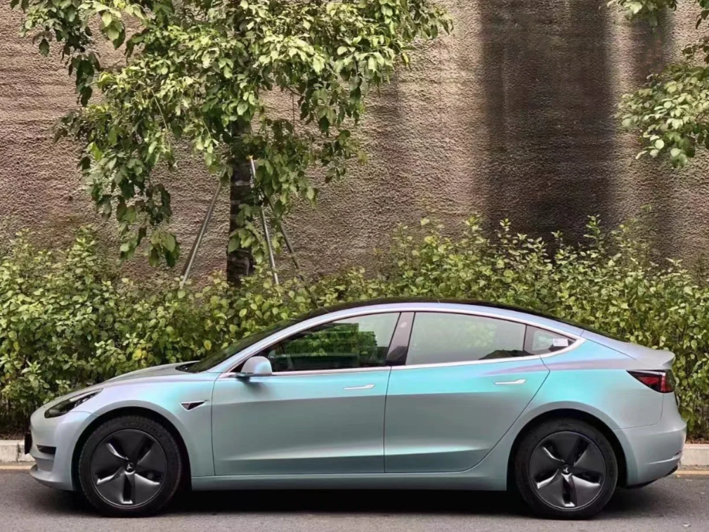 Matte Diamond Gray Blue Car Vinyl Wrap review Daiane Santos 04