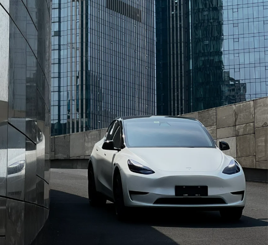 Gloss Pearl White Car Vinyl Wrap review 2