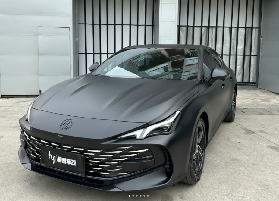 Matte Black Car Vinyl Wrap review M. Hom 02