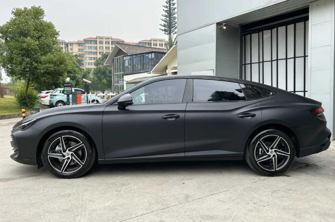 Matte Black Car Vinyl Wrap review M. Hom 01