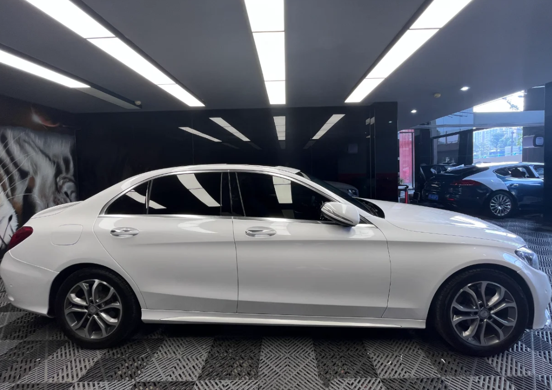 Super Gloss Crystal White Car Vinyl Wrap review 1