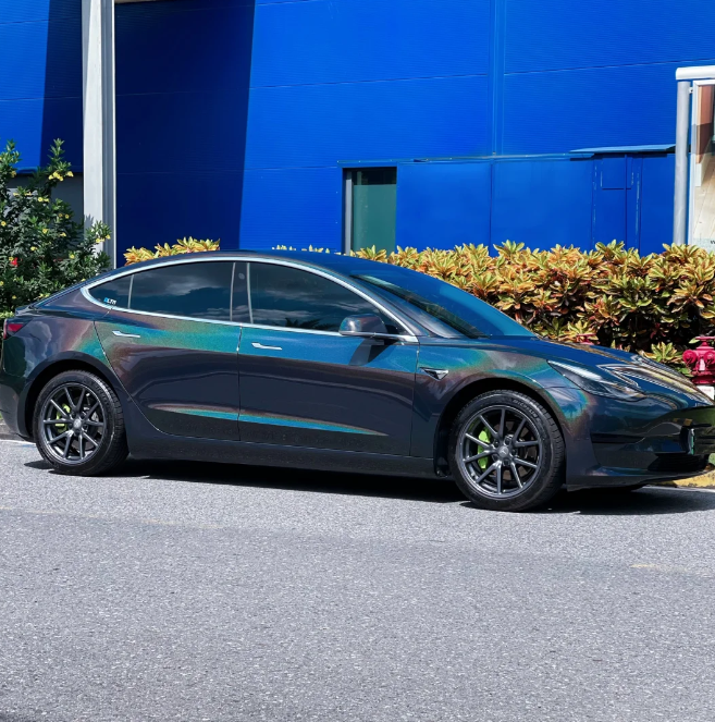 Glossy Laser Black Car Vinyl Wrap review Manuel Serrano 02