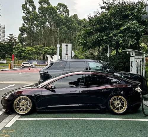 PET Gloss Shifting Red to Black Car Vinyl Wrap review 