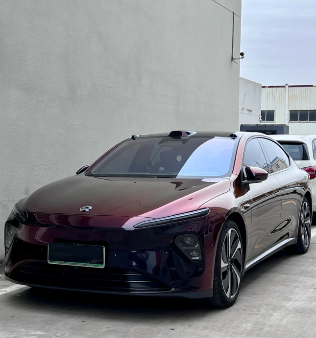 PET Gloss Shifting Red to Black Car Vinyl Wrap review Jorge 01