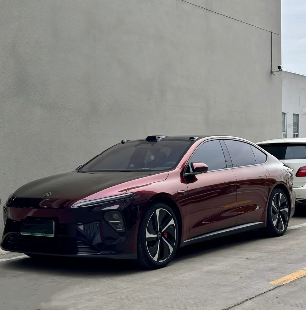 PET Gloss Shifting Red to Black Car Vinyl Wrap review Jorge 02