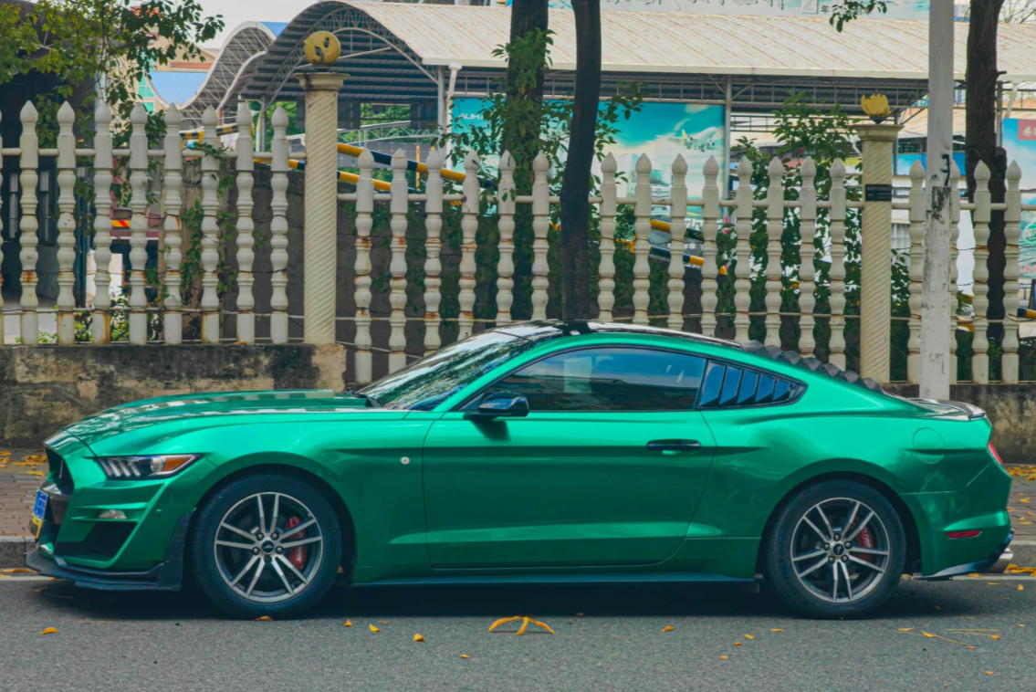 Gloss Paint Metallic Isle Of Man Green review 2