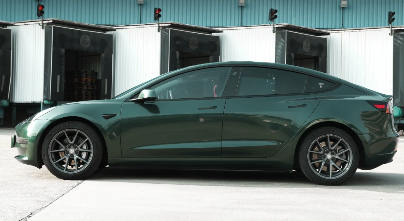 Gloss Metallic Gotland Green Car Vinyl Wrap review Gil M. Meyer 02