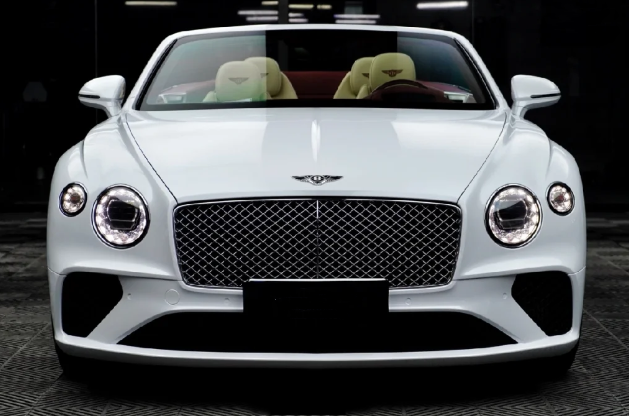 Gloss Pearl White Car Vinyl Wrap review Mikhail R. 01