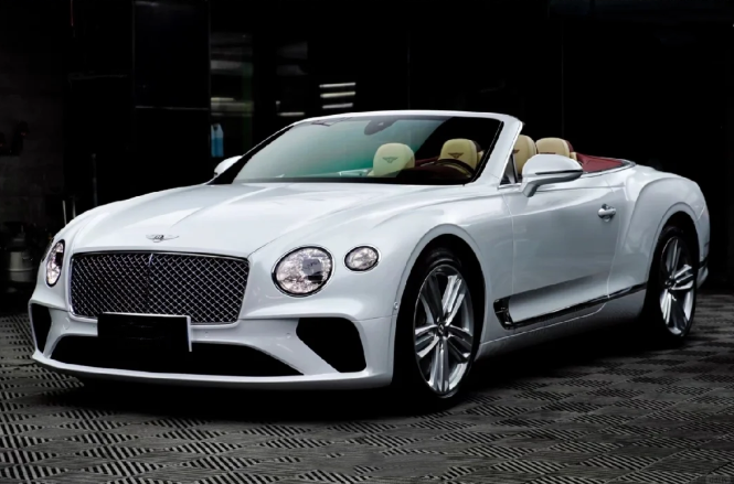 Gloss Pearl White Car Vinyl Wrap review Mikhail R. 02