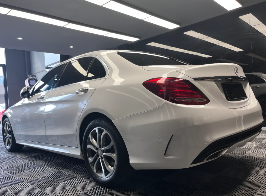 Super Gloss Crystal White Car Vinyl Wrap review Michael p. 02