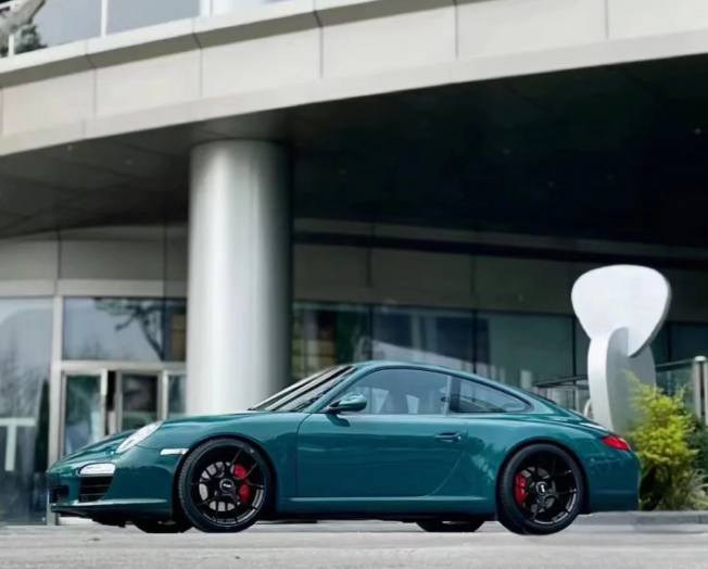 Super Gloss Pine Green Car Vinyl Wrap review Micheal Neitte 02