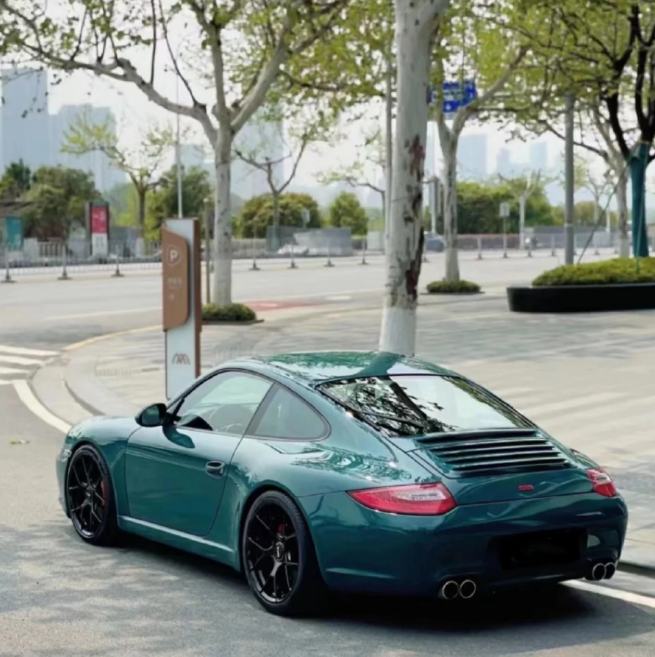 Super Gloss Pine Green Car Vinyl Wrap review Micheal Neitte 03