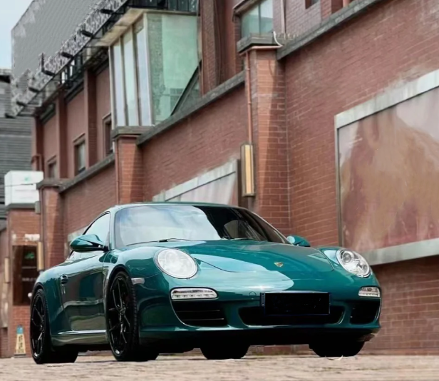 Super Gloss Pine Green Car Vinyl Wrap review Micheal Neitte 04