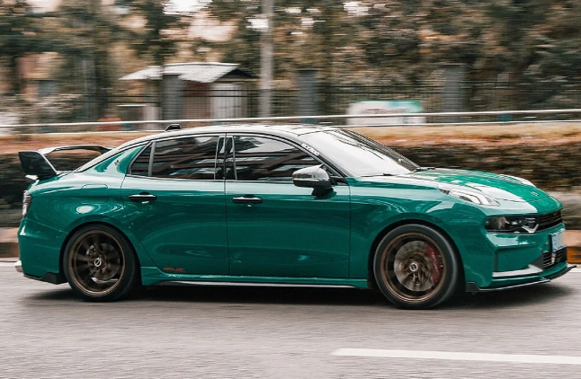 Super Gloss Pine Green Car Vinyl Wrap review ItsMeReally 02