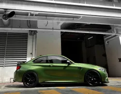 Gloss Metallic Mamba Green Car Vinyl Wrap review 	MJK 03