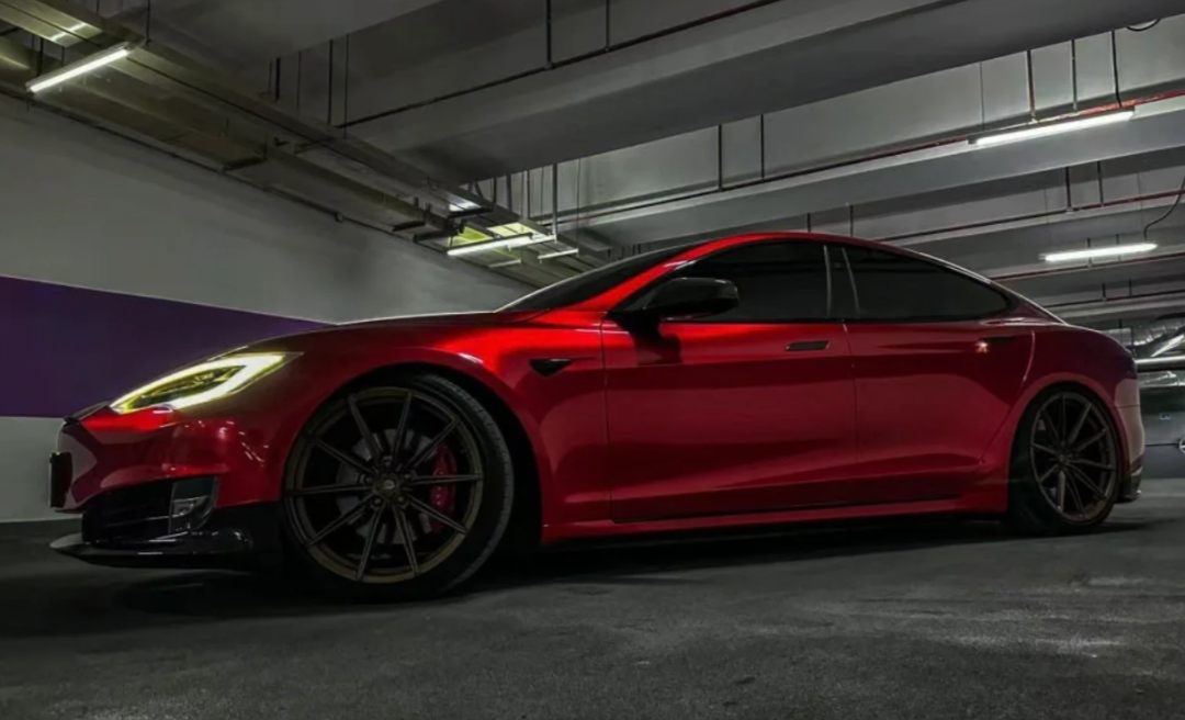 Gloss Metallic Vampire Red Car Vinyl Wrap review 1