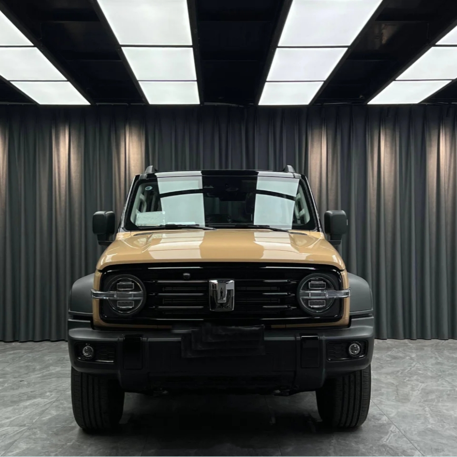 Super Gloss Sandstorm Yellow Desert Yellow Car Vinyl Wrap review NICHOLAS MICHAELIDES 02