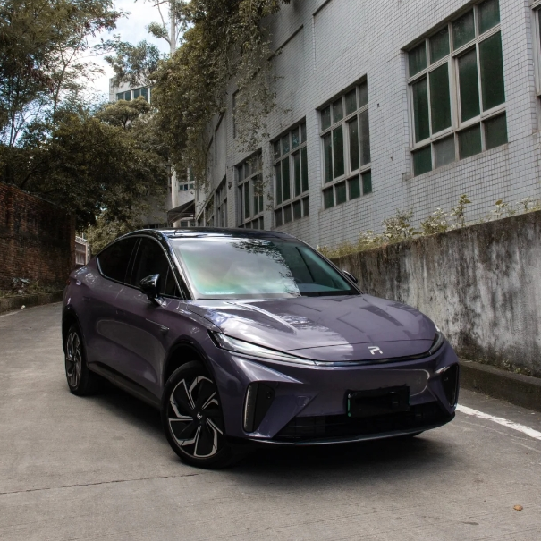 Gloss Liquid Metallic Viola Purple Car Vinyl Wrap review Lowi 01