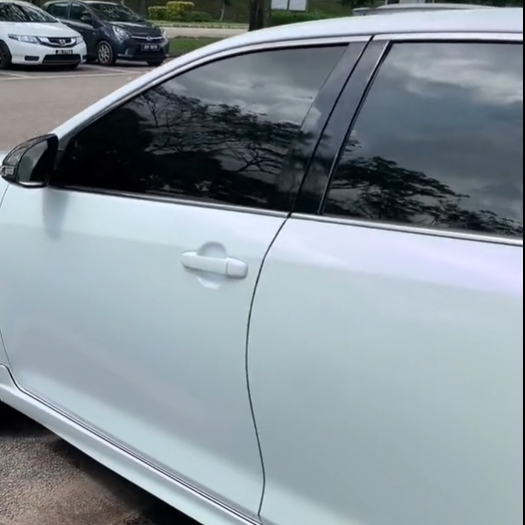 Gloss White Purple Car Vinyl Wrap review Ancud 02