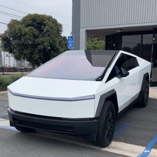 Super Gloss Crystal White Car Vinyl Wrap review Qucsud 01