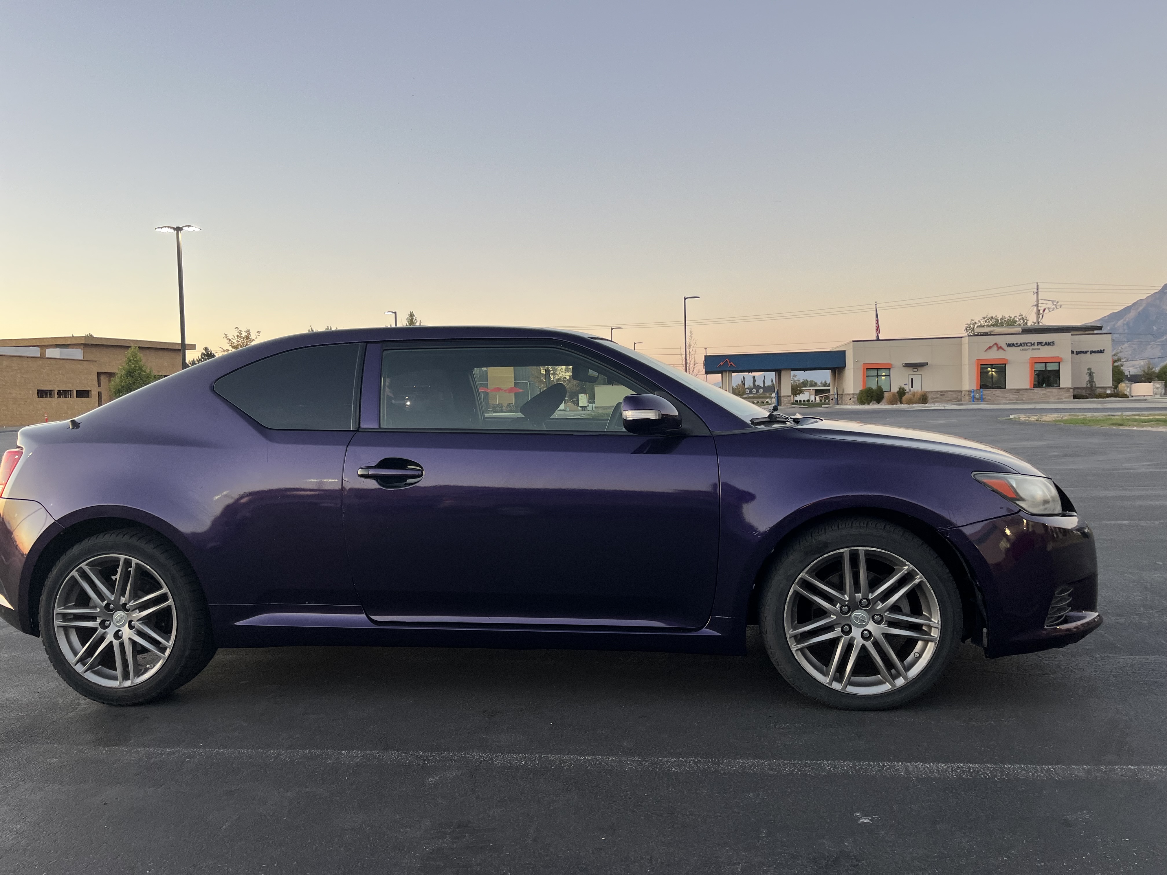 PET Gloss Metallic Midnight Purple Car Vinyl Wrap review Lesly 02