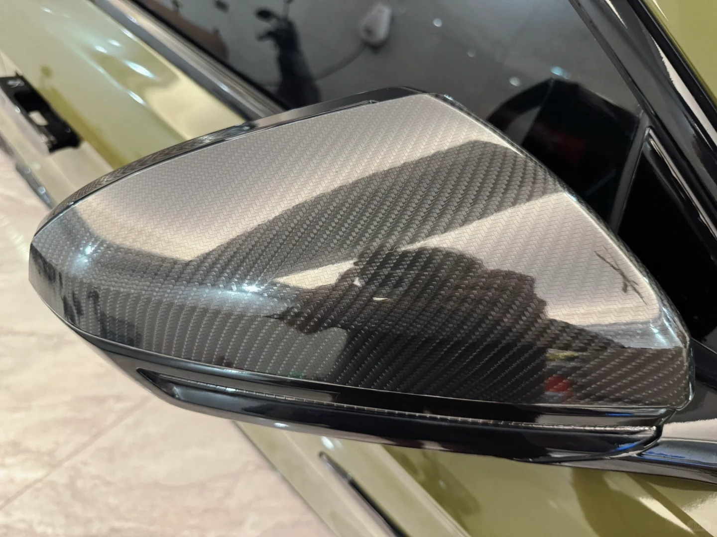 Super Gloss Carbon Fiber Car Vinyl Wrap review 0