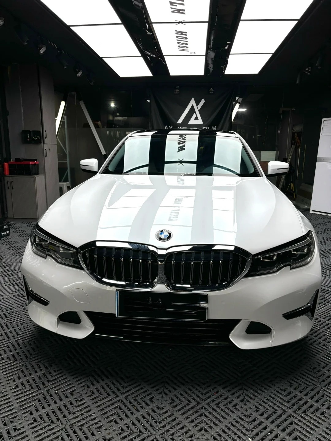 Gloss Pearl White Car Vinyl Wrap review weee 02